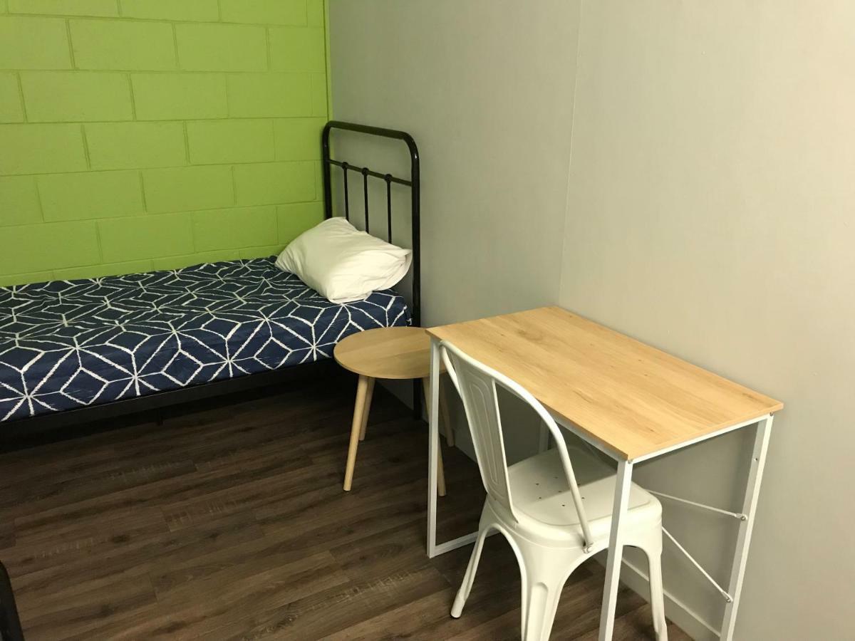 Reef Backpackers Hostel Кернс Екстериор снимка